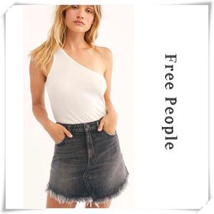 FREE People Bailey High Rise Frayed Denim Mini Skirt in Black Size 25 OB1006435